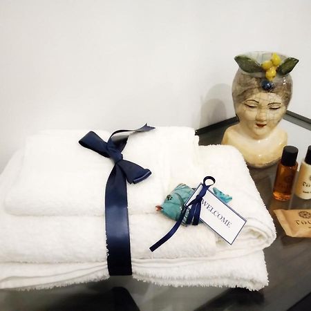 Locazione Breve In Pieno Centro "Blue House" Apartment Palermo Luaran gambar
