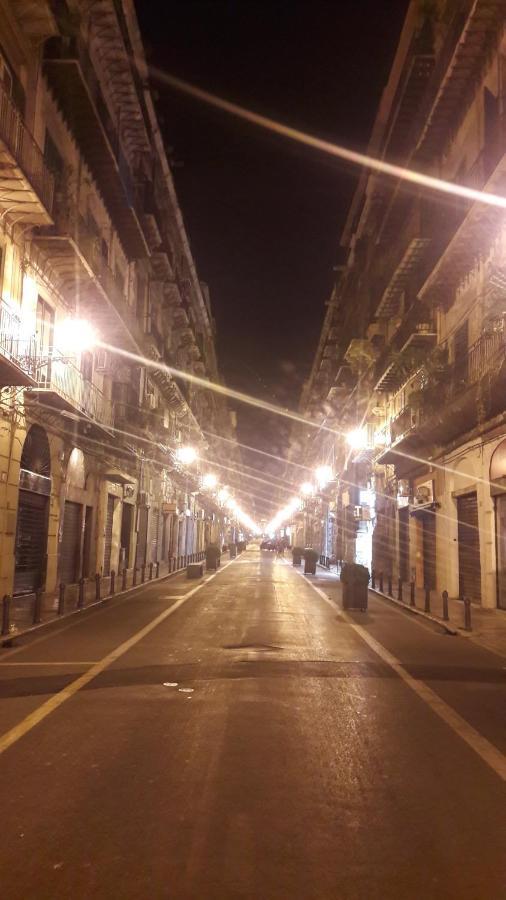 Locazione Breve In Pieno Centro "Blue House" Apartment Palermo Luaran gambar