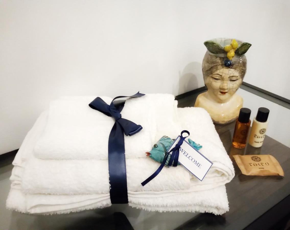 Locazione Breve In Pieno Centro "Blue House" Apartment Palermo Luaran gambar